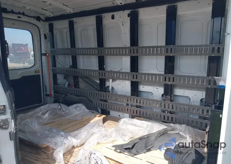 2021 Ford Transit-350 z USA, uszkodzony, nr VIN 1FTBW9C89MKA95472